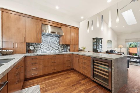 Photo of 146 White Oak Drive, Santa Rosa, CA 95409 (MLS # 326022399)