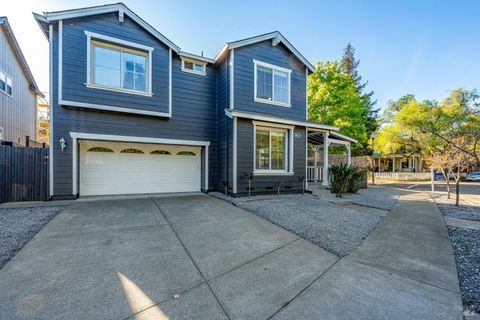 Photo of 8843 Oakfield Lane, Windsor, CA 95492 (MLS # 326025340)