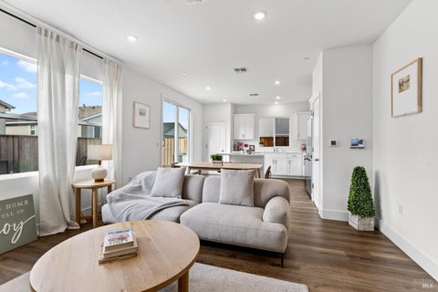 Photo of 231 Goldback Court, American Canyon, CA 94503 (MLS # 326075287)