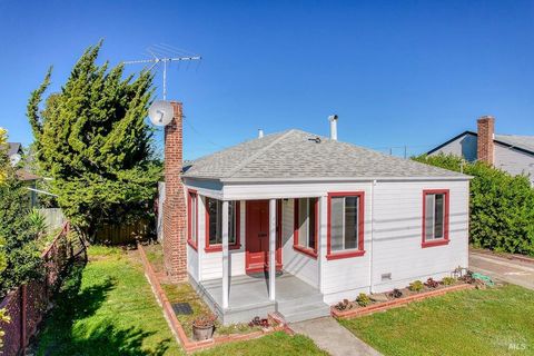 Photo of 737 31st Street, Richmond, CA 94804 (MLS # 326021264)