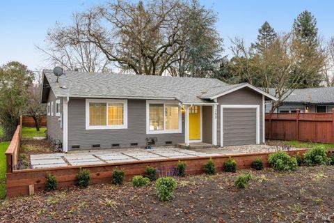 Photo of 250 Maple Avenue, Kenwood, CA 95452 (MLS # 326006593)