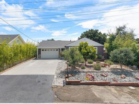 Photo of 420 Gillcrest Avenue, Vallejo, CA 94591 (MLS # 326047233)