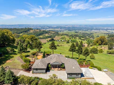 Featured picture for the property 326045503