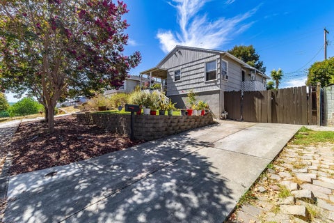 Photo of 419 Annette Avenue, Vallejo, CA 94591 (MLS # 326078551)