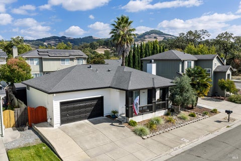Photo of 2452 Jadeite Way, Santa Rosa, CA 95404 (MLS # 326080060)