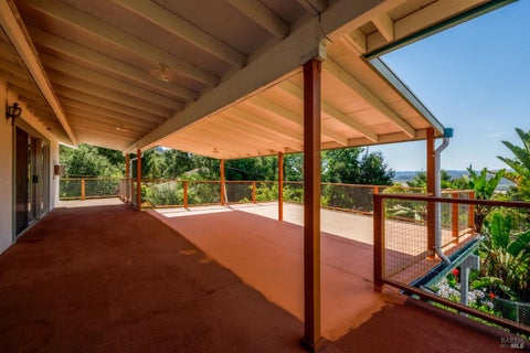 Photo of 1135 Palomino Road, Cloverdale, CA 95425 (MLS # 325071937)