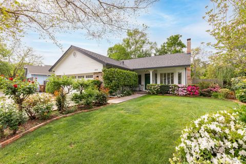 Photo of 2431 Shoreline Drive, Napa, CA 94558 (MLS # 326016325)