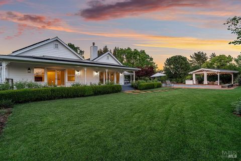 Photo of 15119 Grove Street, Healdsburg, CA 95448 (MLS # 326021490)
