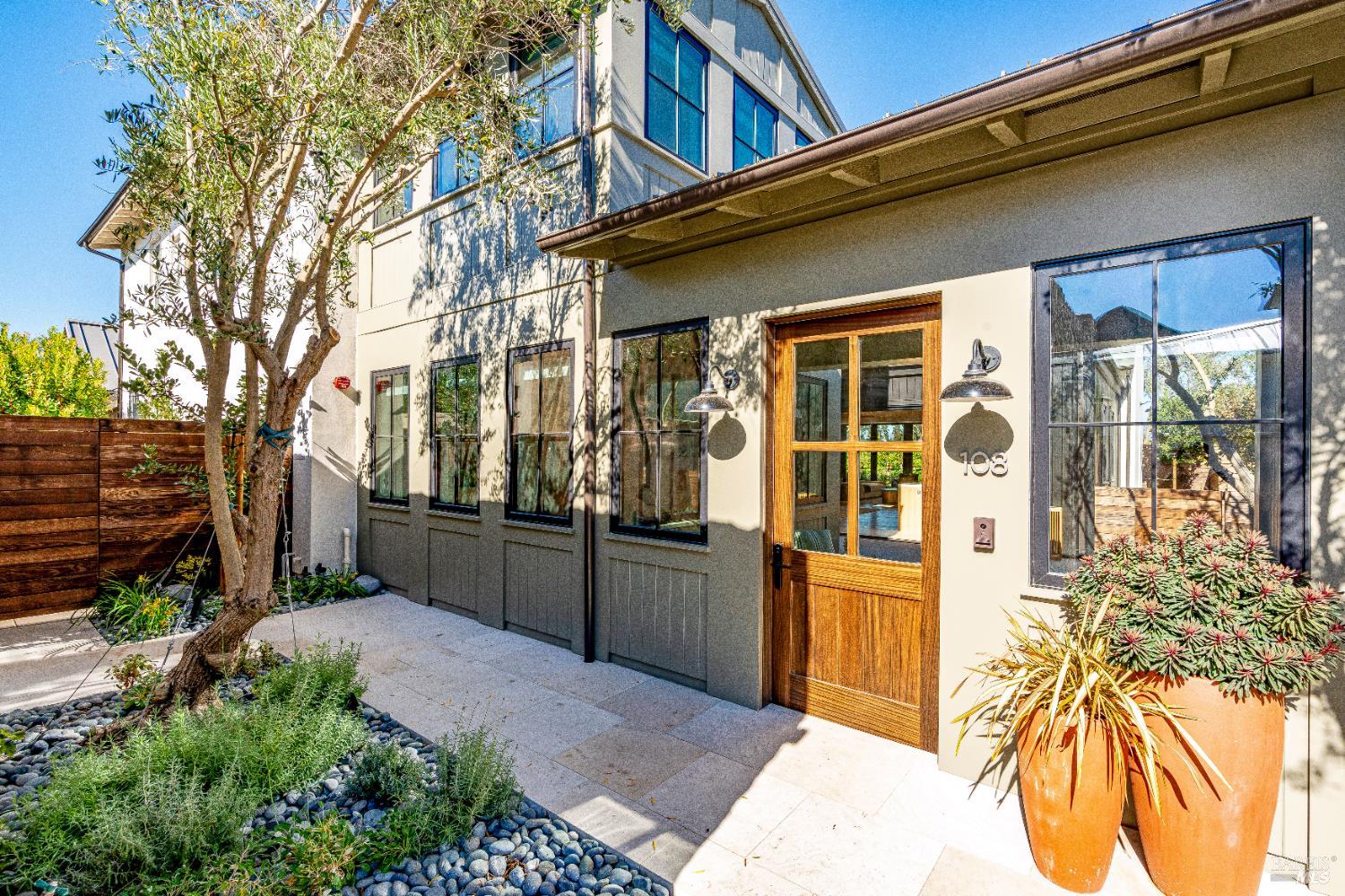 108 Vintners Court