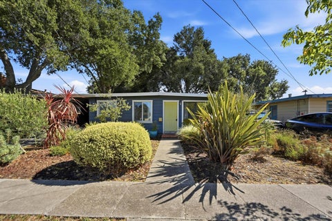 Photo of 736 Brigham Avenue, Santa Rosa, CA 95404 (MLS # 326077929)