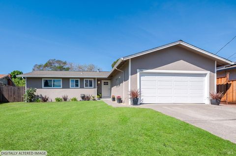 Photo of 286 Bruce Avenue, Rohnert Park, CA 94928 (MLS # 326023741)