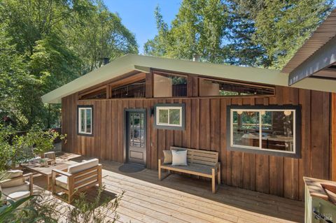 Photo of 94 Berkeley Avenue, San Anselmo, CA 94960 (MLS # 326028037)