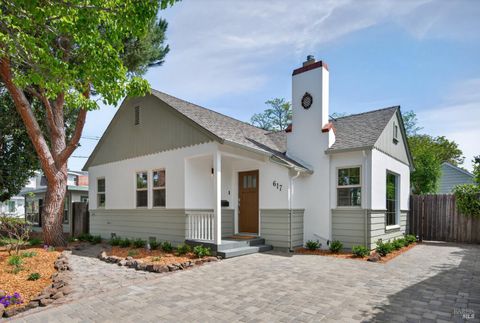 Photo of 617 G Street, Petaluma, CA 94952 (MLS # 326028882)