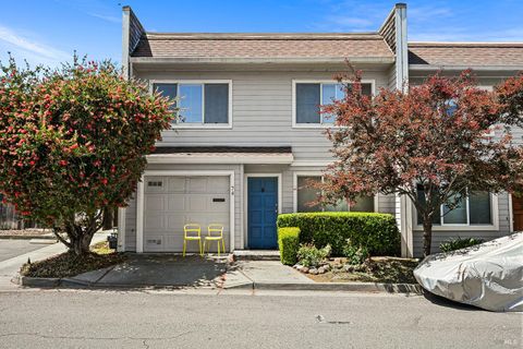 Photo of 74 Mariner Green Drive, Corte Madera, CA 94925 (MLS # 326036245)