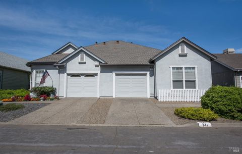Photo of 741 Tommy Dorsey Court, Windsor, CA 95492 (MLS # 326028822)