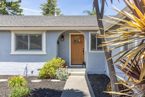 Photo of 905 Saint Francis Drive, Petaluma, CA 94954 (MLS # 326040714)