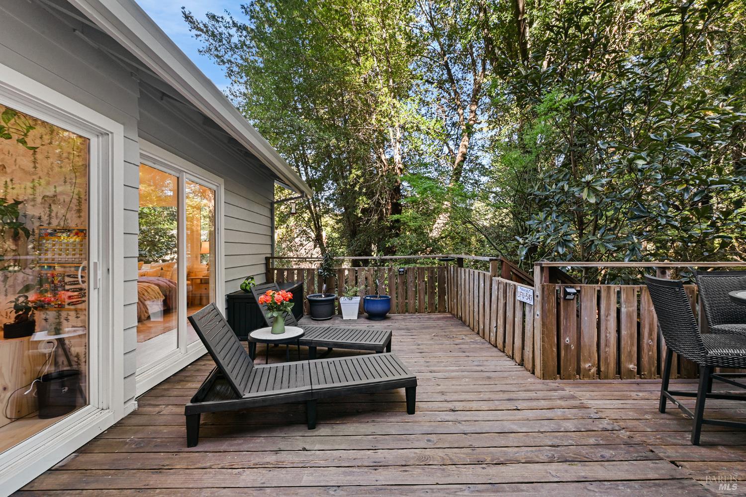 16 Iron Springs Road