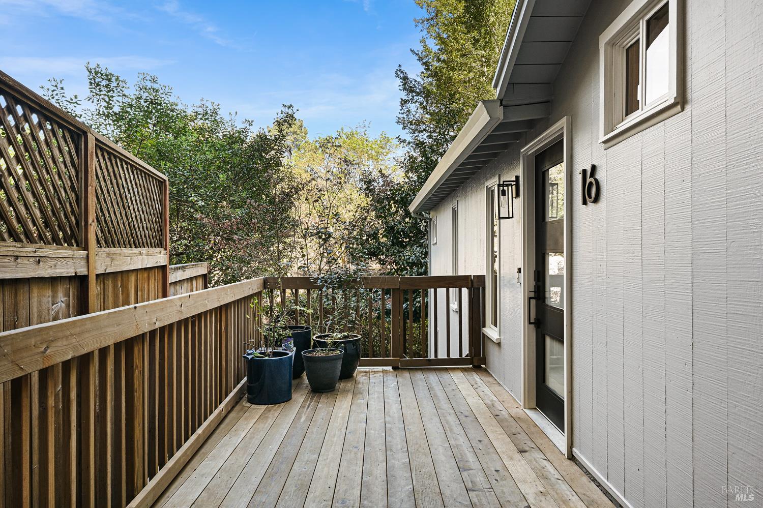 16 Iron Springs Road