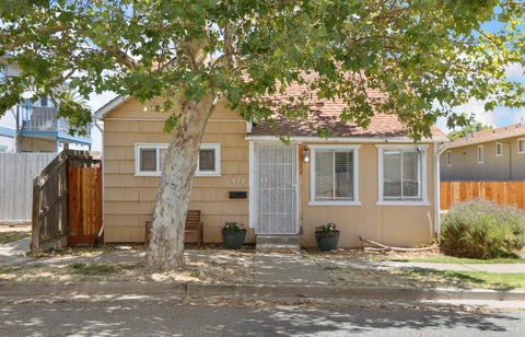 Photo of 428 Montezuma Street, Rio Vista, CA 94571 (MLS # 326068145)