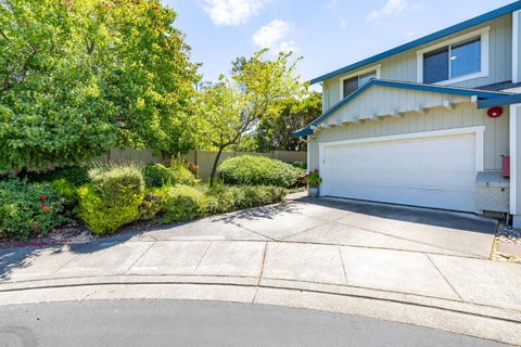 Photo of 39 Meridian Circle, Rohnert Park, CA 94928 (MLS # 326052254)