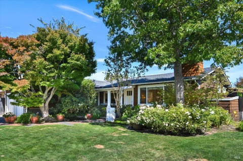 Photo of 13 Seminole Avenue, Corte Madera, CA 94925 (MLS # 326078678)