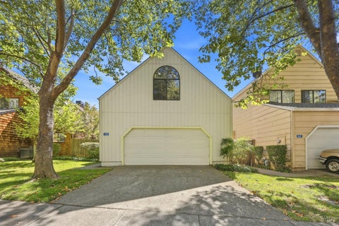 Photo of 518 March Avenue, Healdsburg, CA 95448 (MLS # 326078501)