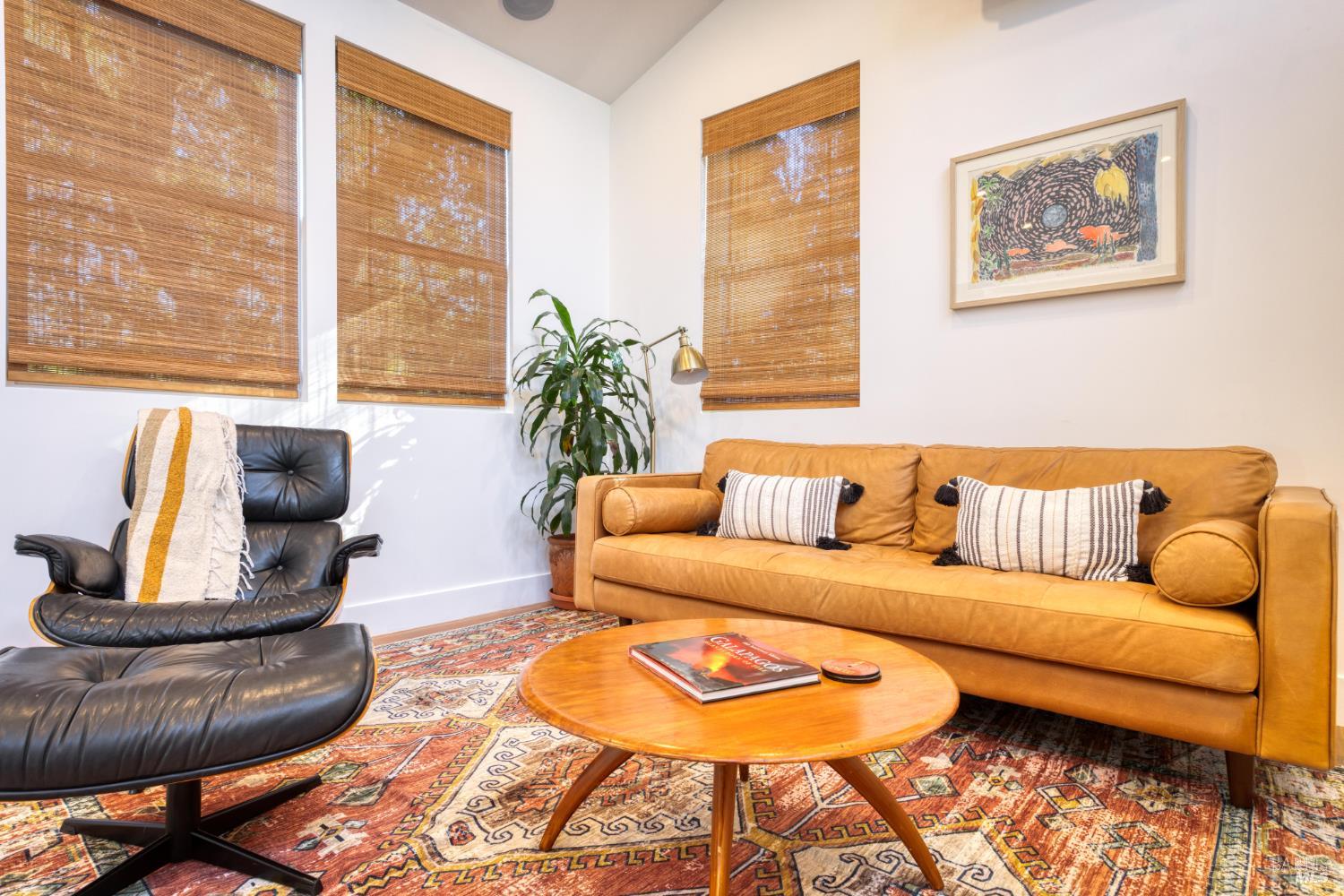 104 Lobo Vista