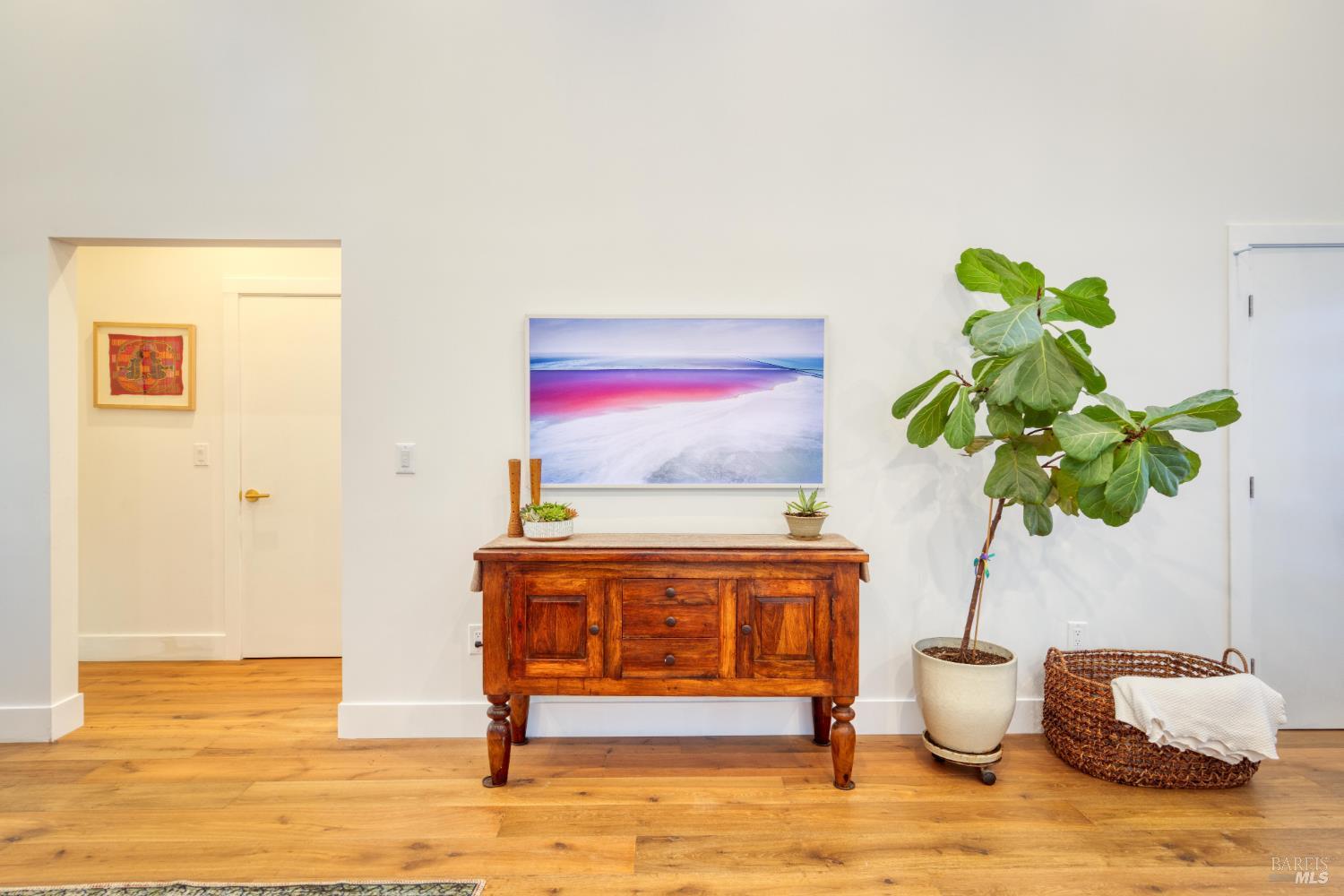 104 Lobo Vista