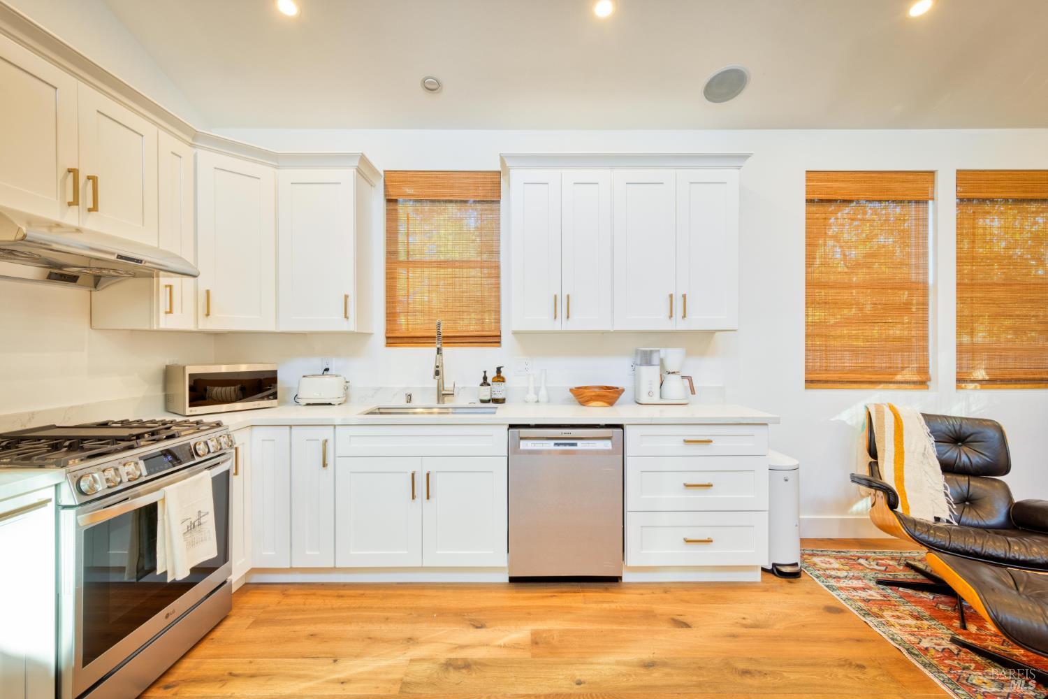 104 Lobo Vista