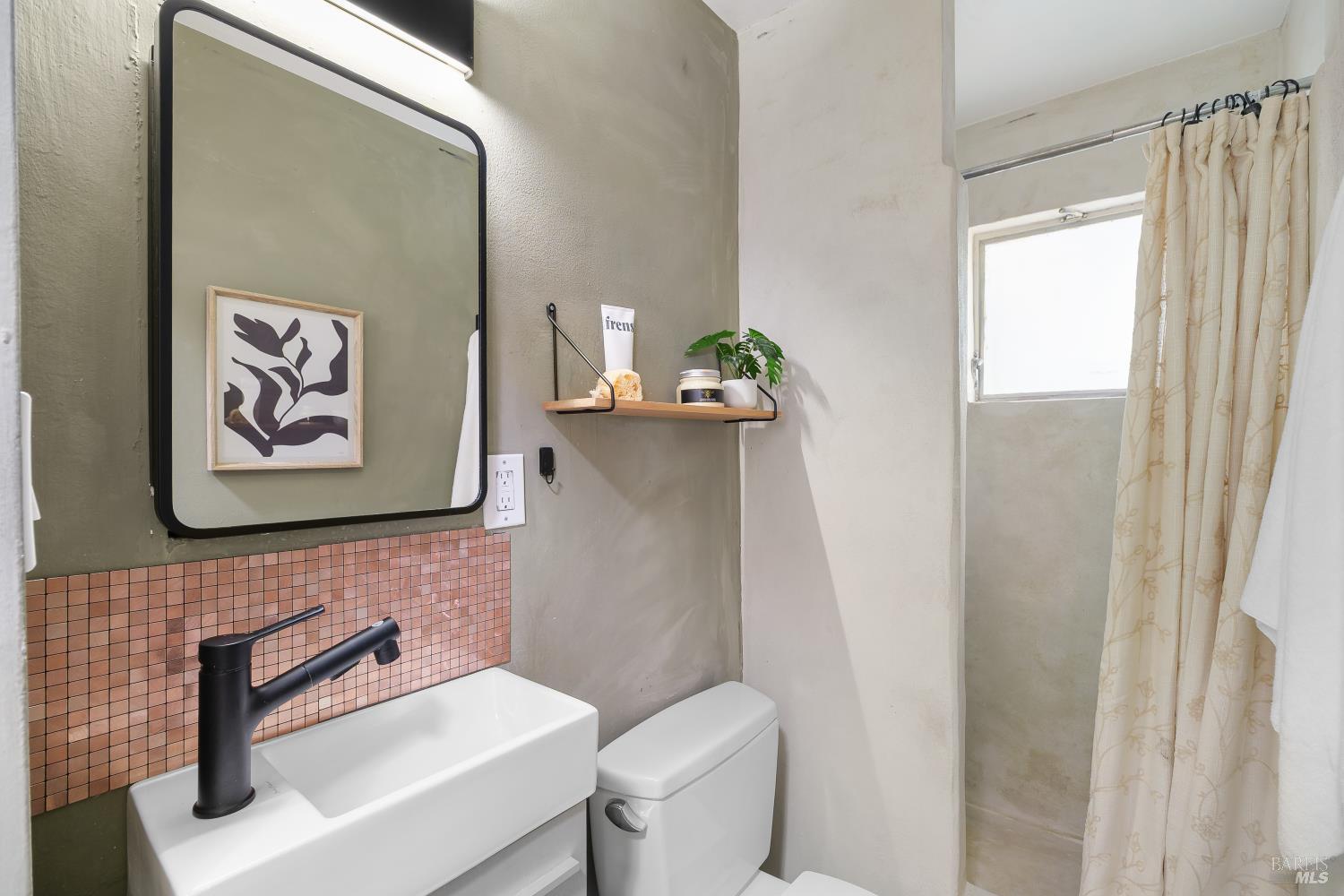 104 Lobo Vista