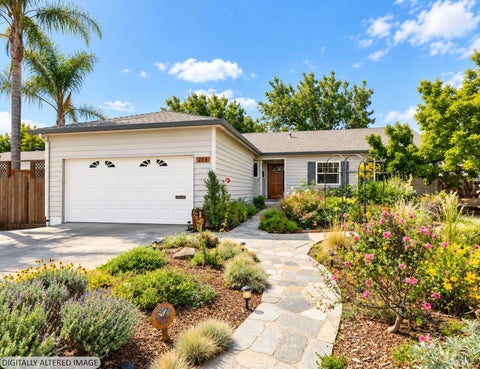 Photo of 204 Sutter Street, Petaluma, CA 94954 (MLS # 326077110)