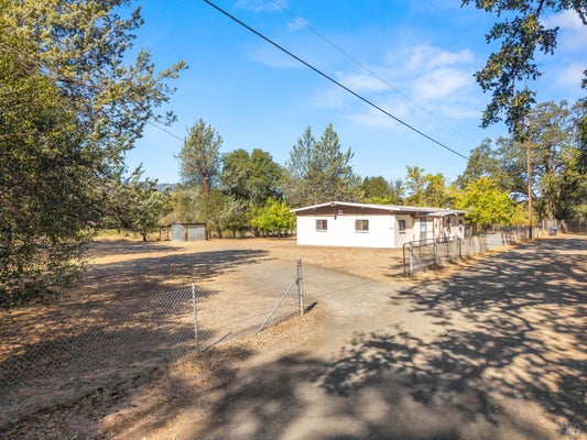 1400 RECREATION RD, UKIAH, CA 95482 - Image 307813c5f8e9c42e2dd56e7d50e67f2a/1196712721
