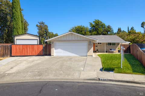 Photo of 613 Isabella Court, Vacaville, CA 95687 (MLS # 326068258)