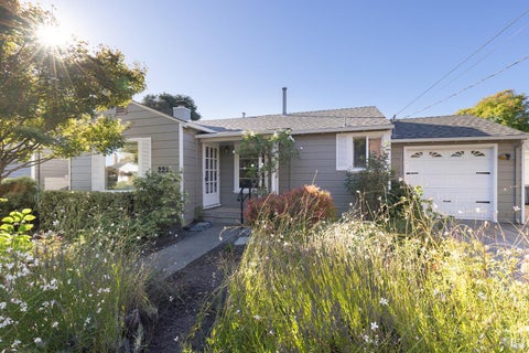 Photo of 2221 Grahn Drive, Santa Rosa, CA 95404 (MLS # 326082118)