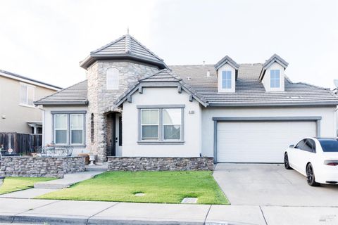 Photo of 448 Royal Tern Drive, Vacaville, CA 95687 (MLS # 326026632)