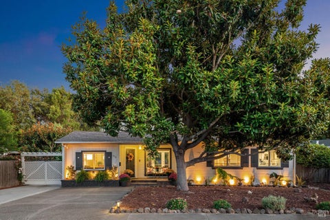 Photo of 836 Wilmac Avenue, Novato, CA 94947 (MLS # 326067439)