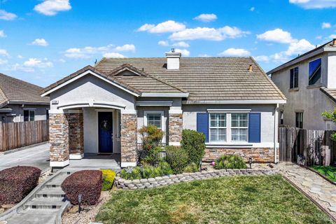 Photo of 1721 Beale Circle, Suisun City, CA 94585 (MLS # 326010232)