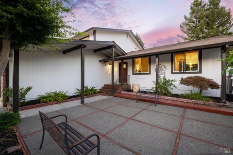 Photo of 4480 Fairway Drive, Rohnert Park, CA 94928 (MLS # 326047988)