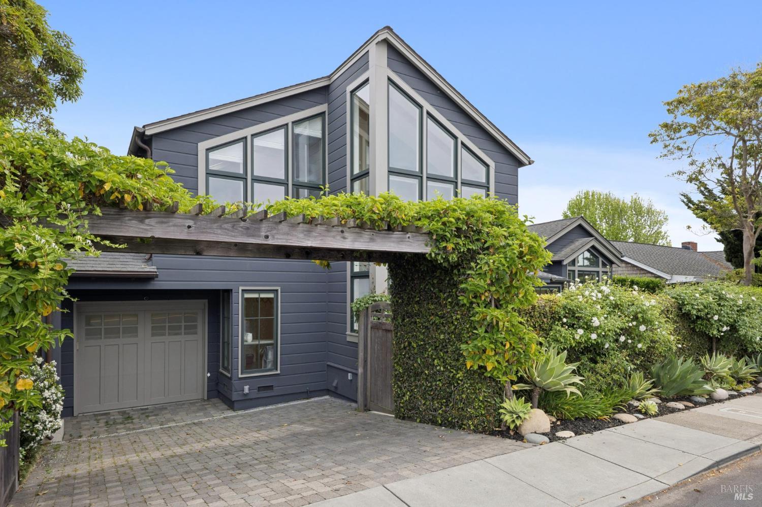 44 San Rafael Avenue