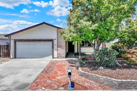 Photo of 2247 Older Place, Fairfield, CA 94533 (MLS # 326058310)