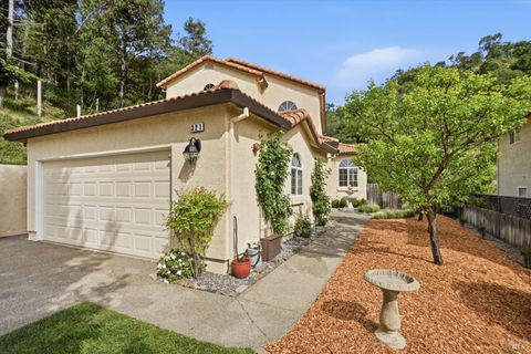 Photo of 321 Portofino Way, Cloverdale, CA 95425 (MLS # 326025994)