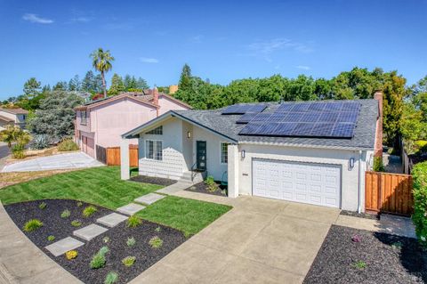 Photo of 13 Woodland Court, Novato, CA 94947 (MLS # 326029291)