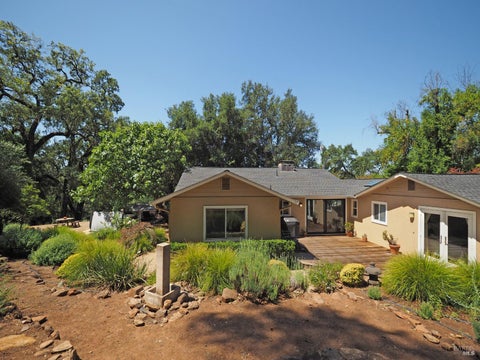 Photo of 22549 River Road, Geyserville, CA 95441 (MLS # 326043225)