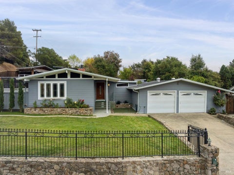 Photo of 10 N Knoll Road, Mill Valley, CA 94941 (MLS # 326080993)
