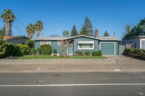 Photo of 1803 S Dora Street, Ukiah, CA 95482 (MLS # 326027396)