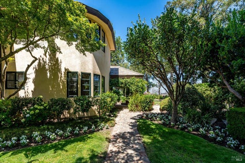 Photo of 1910 Ridgeview Lane, Saint Helena, CA 94574 (MLS # 326049832)