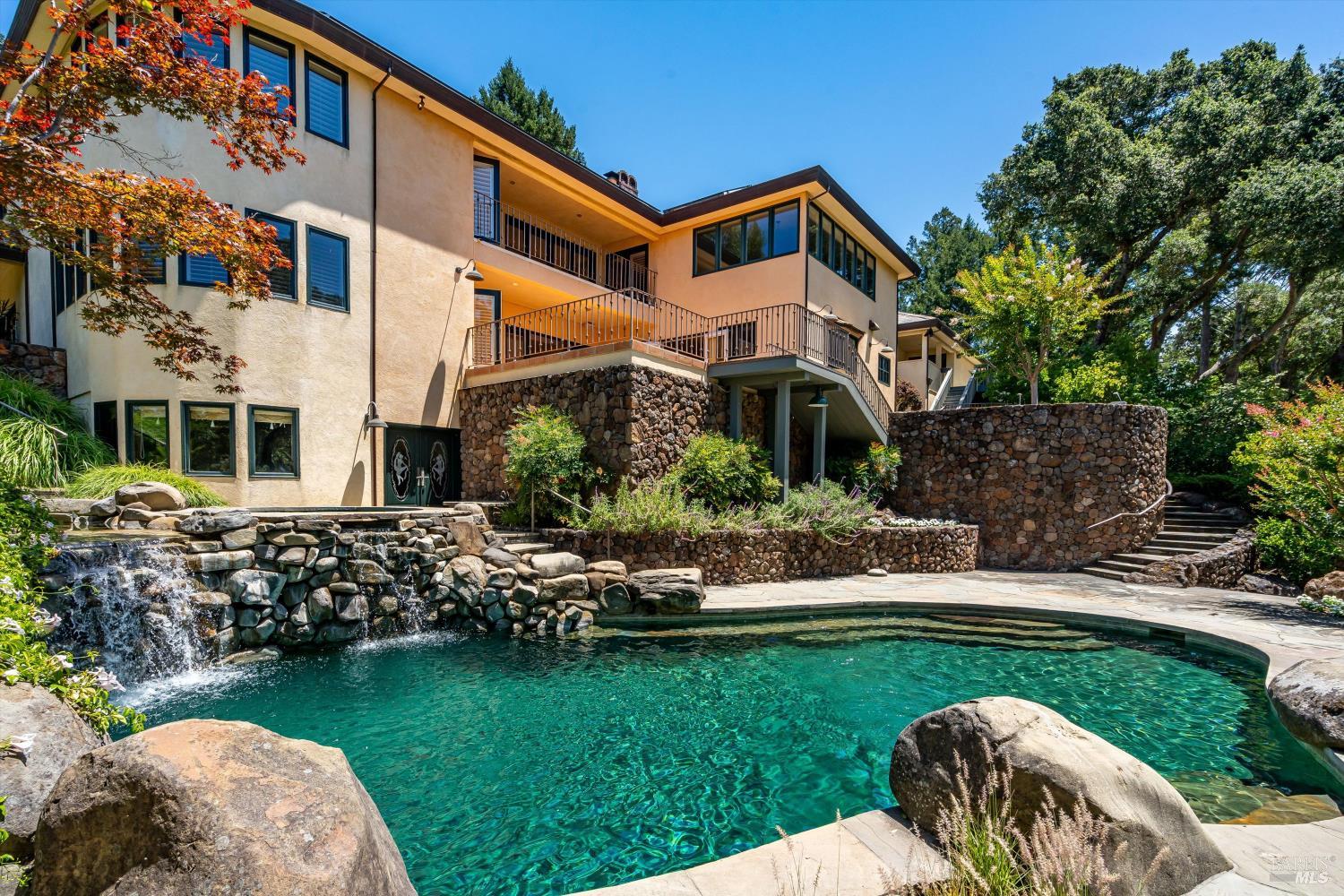 1910 Ridgeview Lane