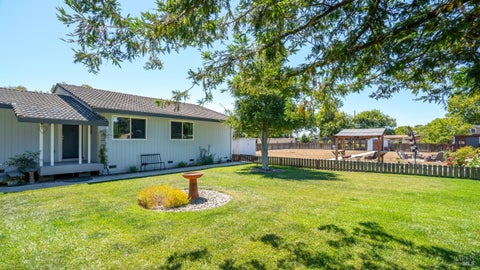 Photo of 530 Oasis Drive, Santa Rosa, CA 95407 (MLS # 326065325)