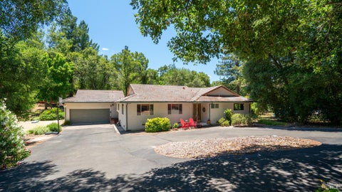 Photo of 4794 Valley Quail Lane, Santa Rosa, CA 95401 (MLS # 326051729)