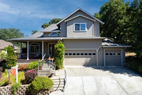 Photo of 230 Clear Ridge Drive, Healdsburg, CA 95448 (MLS # 326006403)